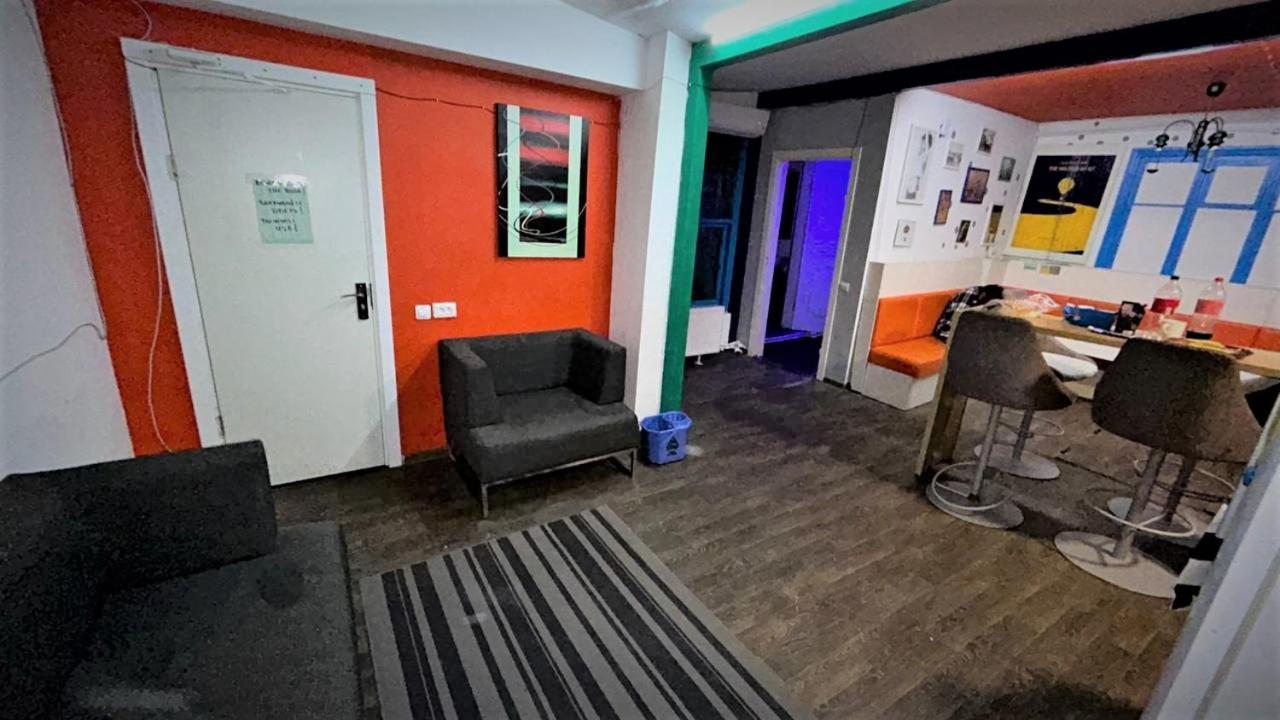 Bern Hostel Chisinau Exterior photo