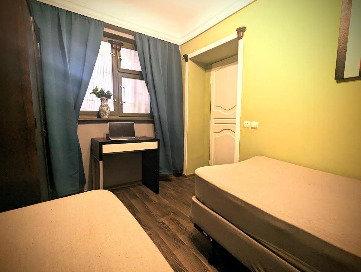 Bern Hostel Chisinau Exterior photo